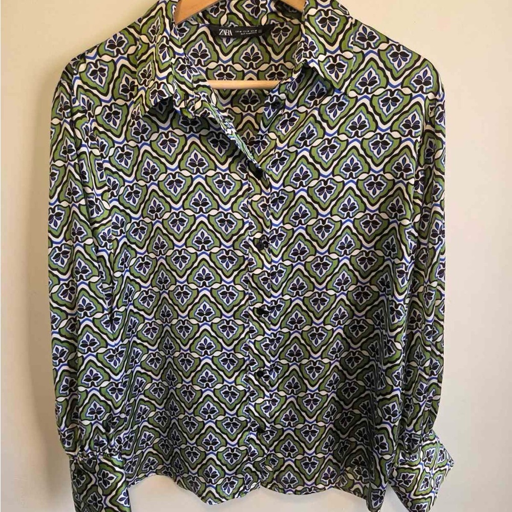 Zara Green and White Geometric Button-Down Shirt